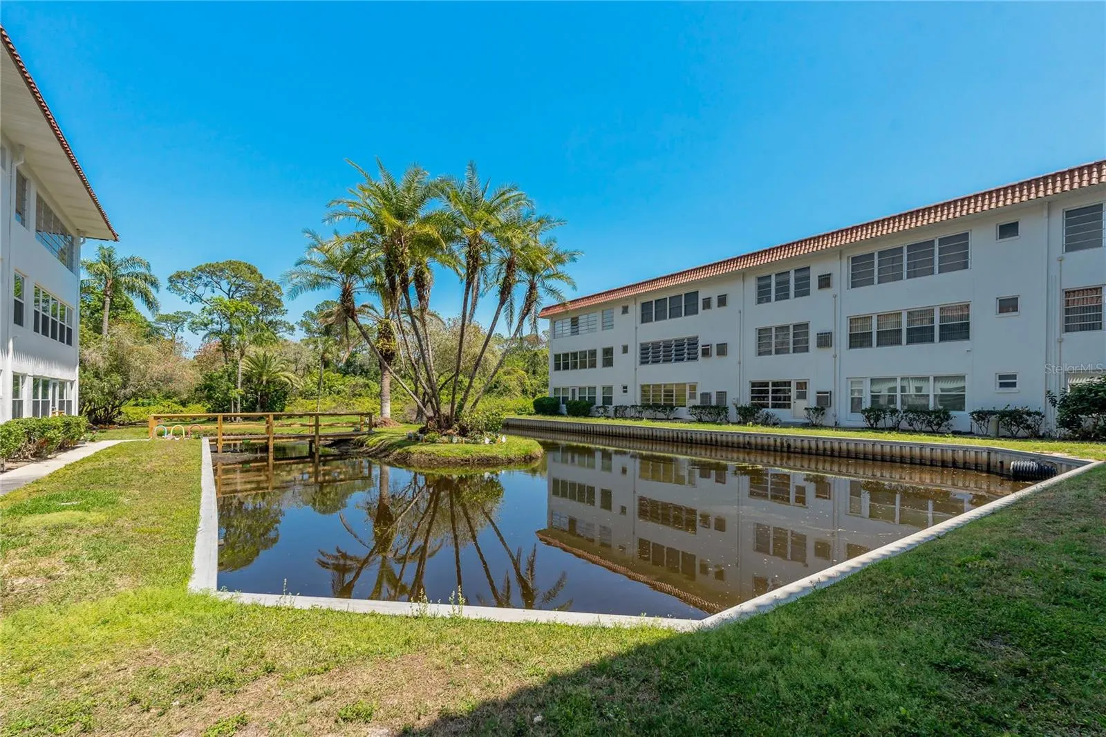 100 EL CAMINO DR #104 #104