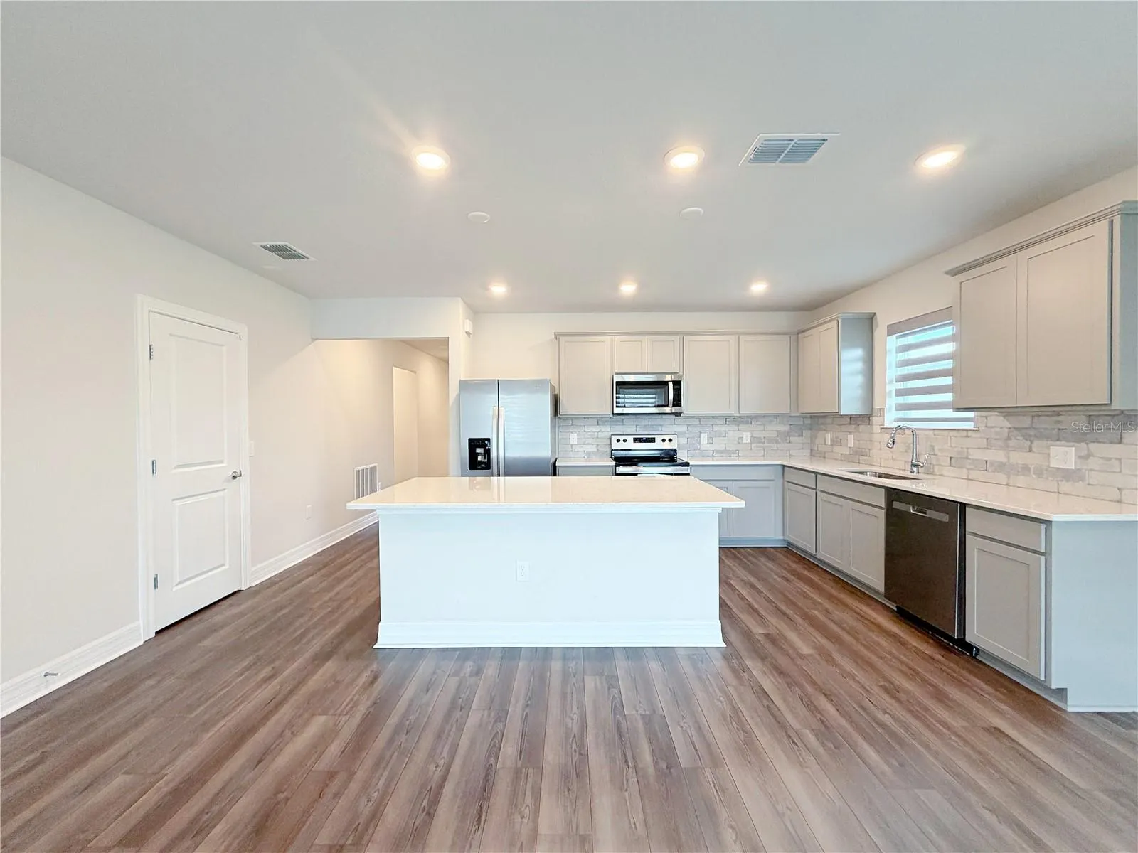 1079 MICHELANGELO LN
