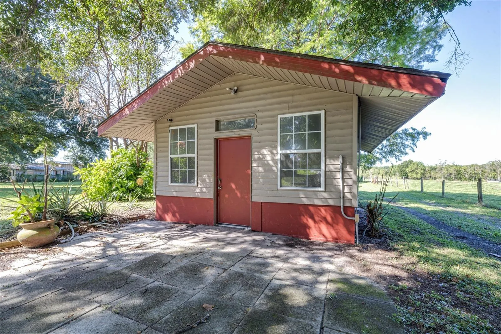 2957 N TIVOLI RD