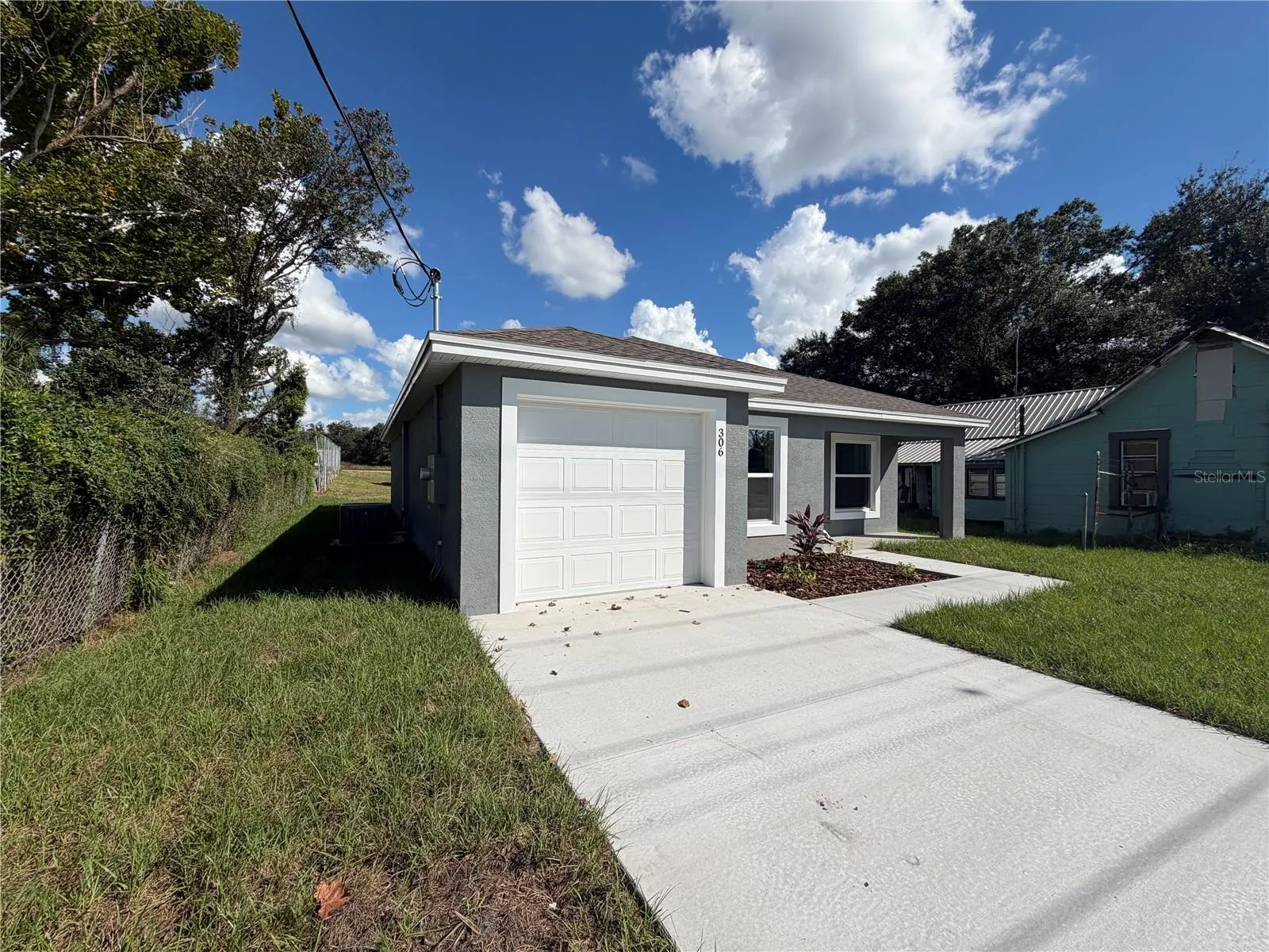 306 SW 1ST AVE