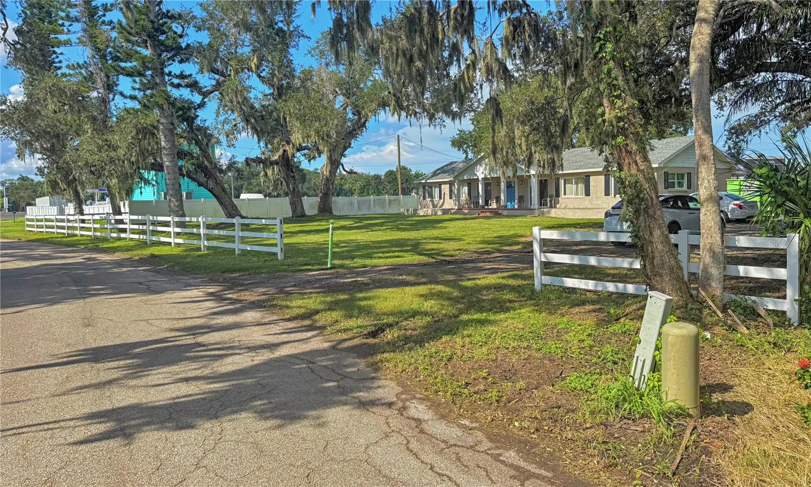 320 BAYSHORE DR