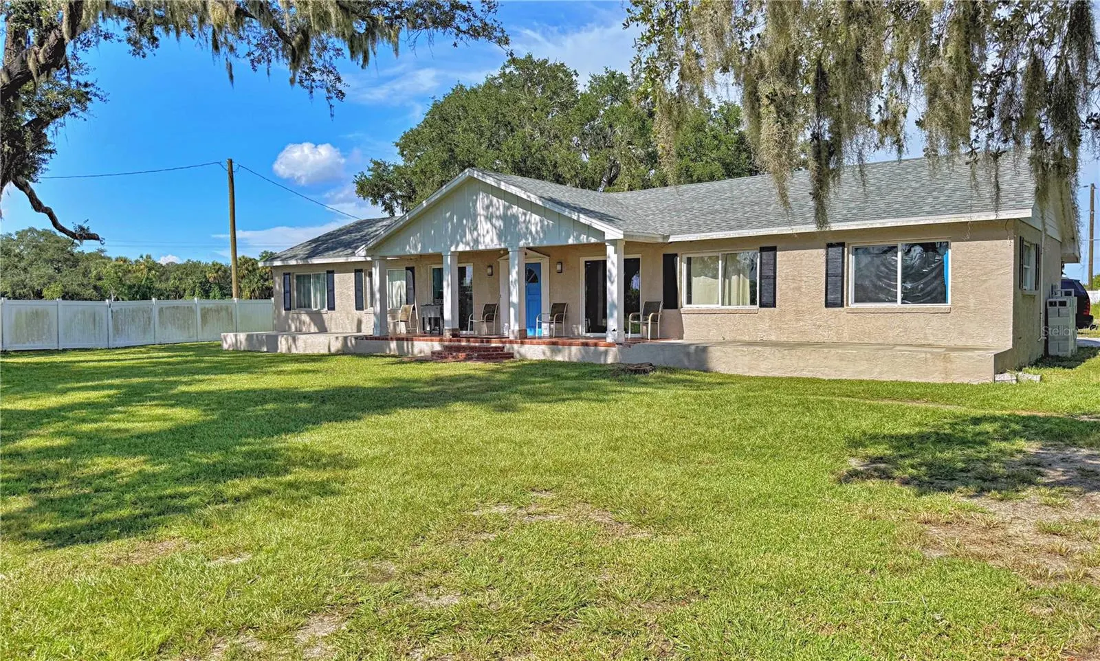 320 BAYSHORE DR