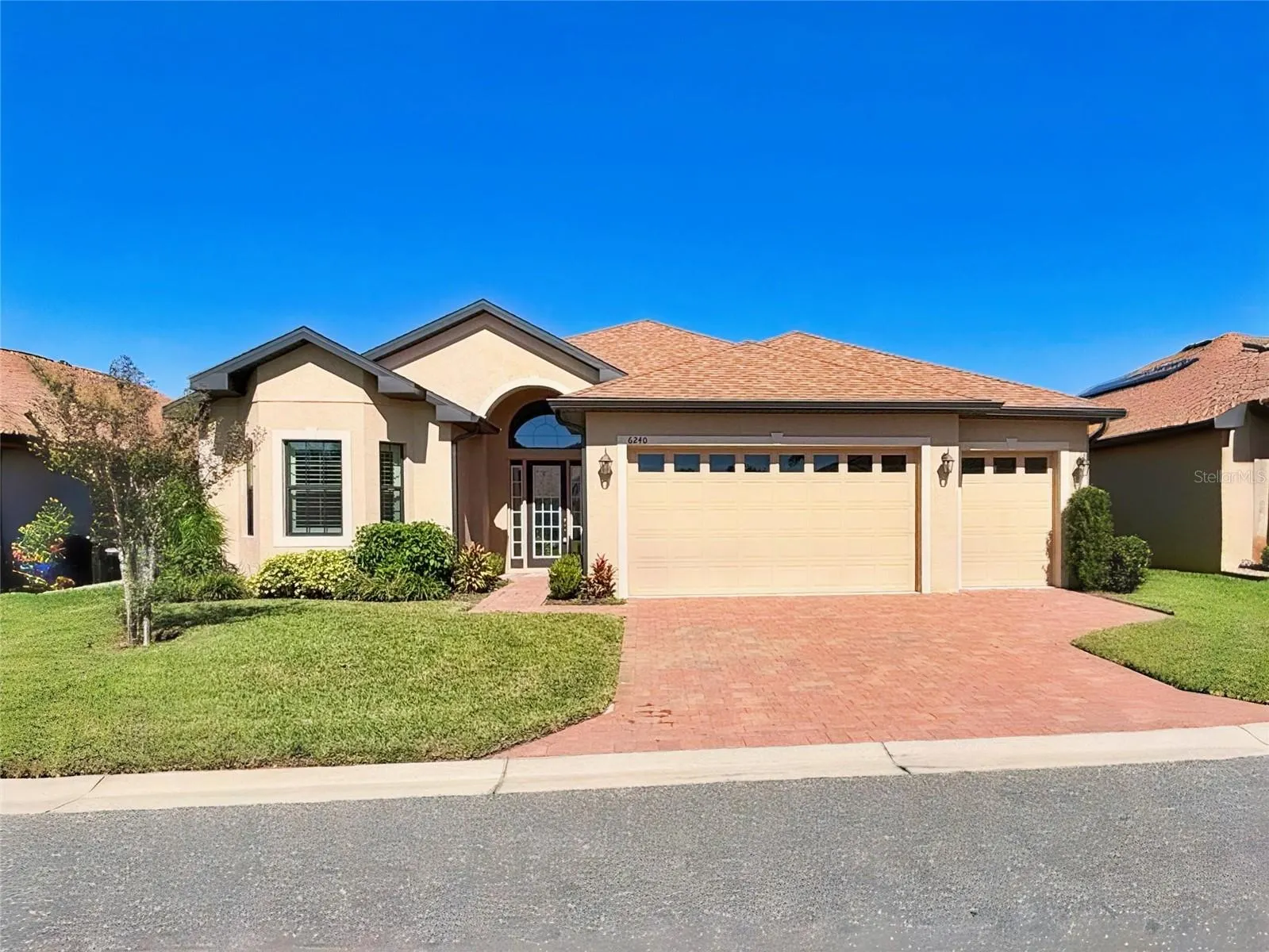 6240 PINEHURST LOOP