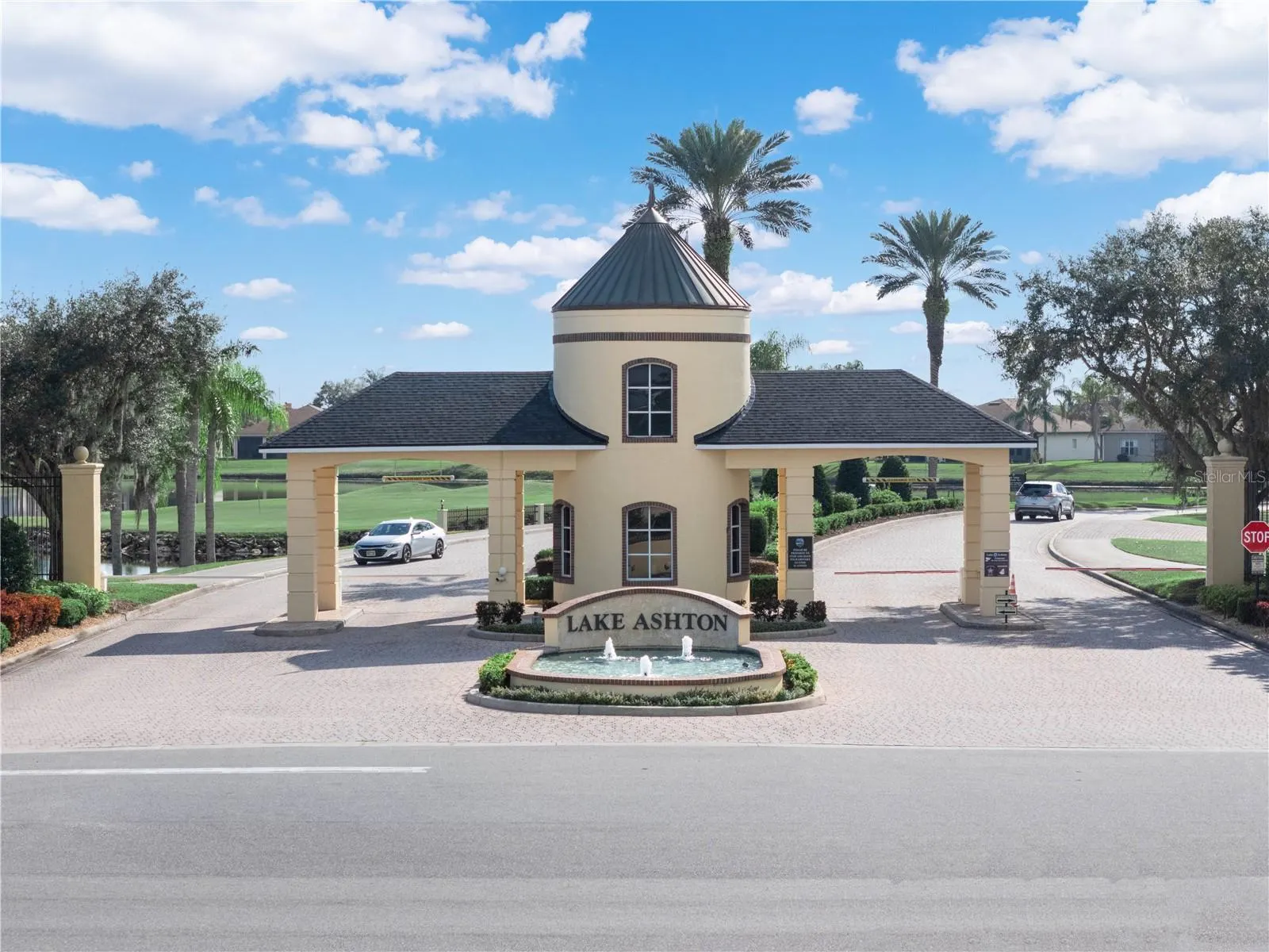 6240 PINEHURST LOOP
