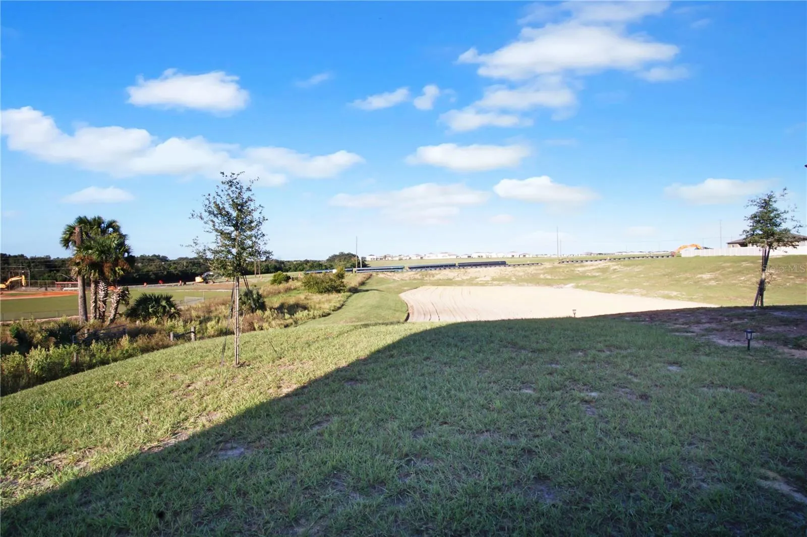 2504 PEONY PL