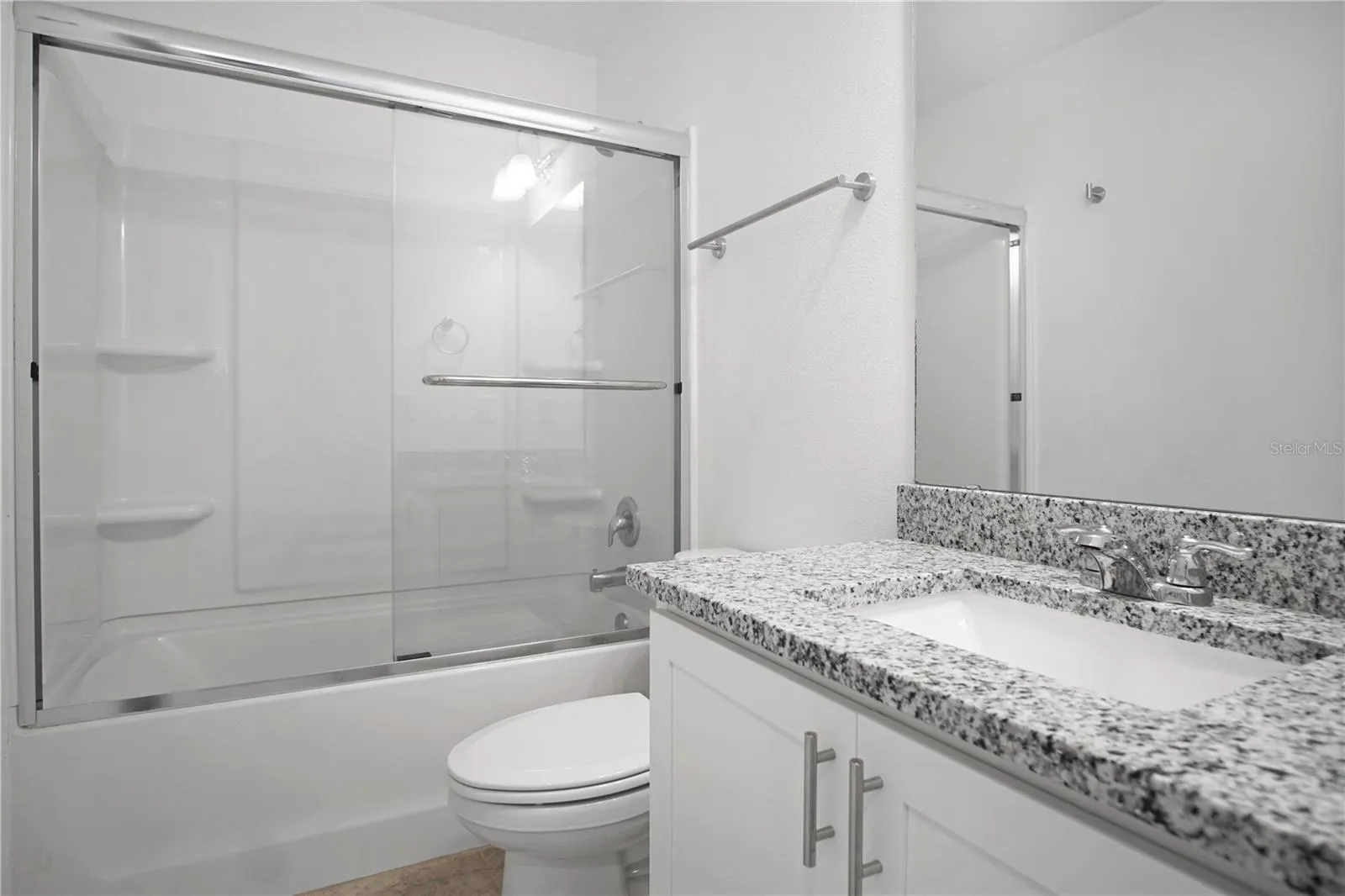 2504 PEONY PL