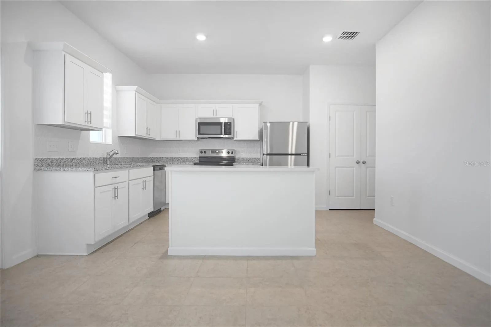 2504 PEONY PL