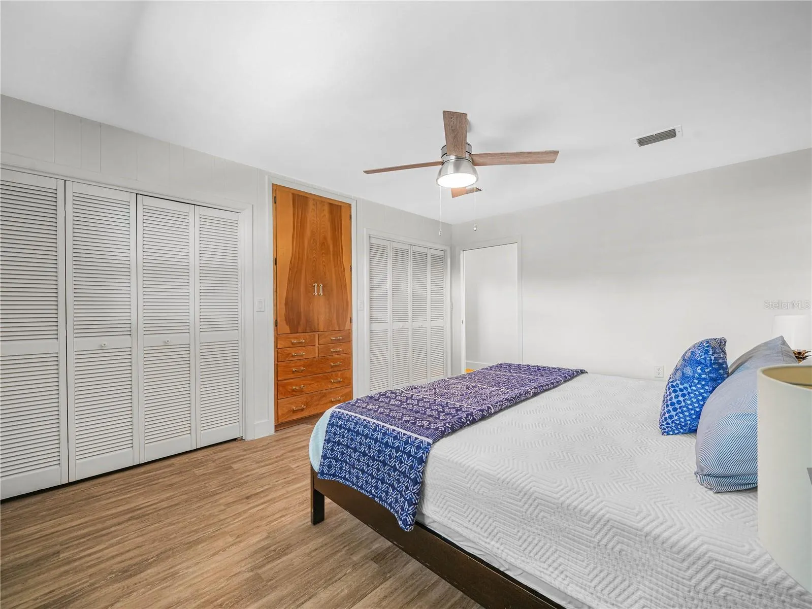 1329 HOLLISTER RD