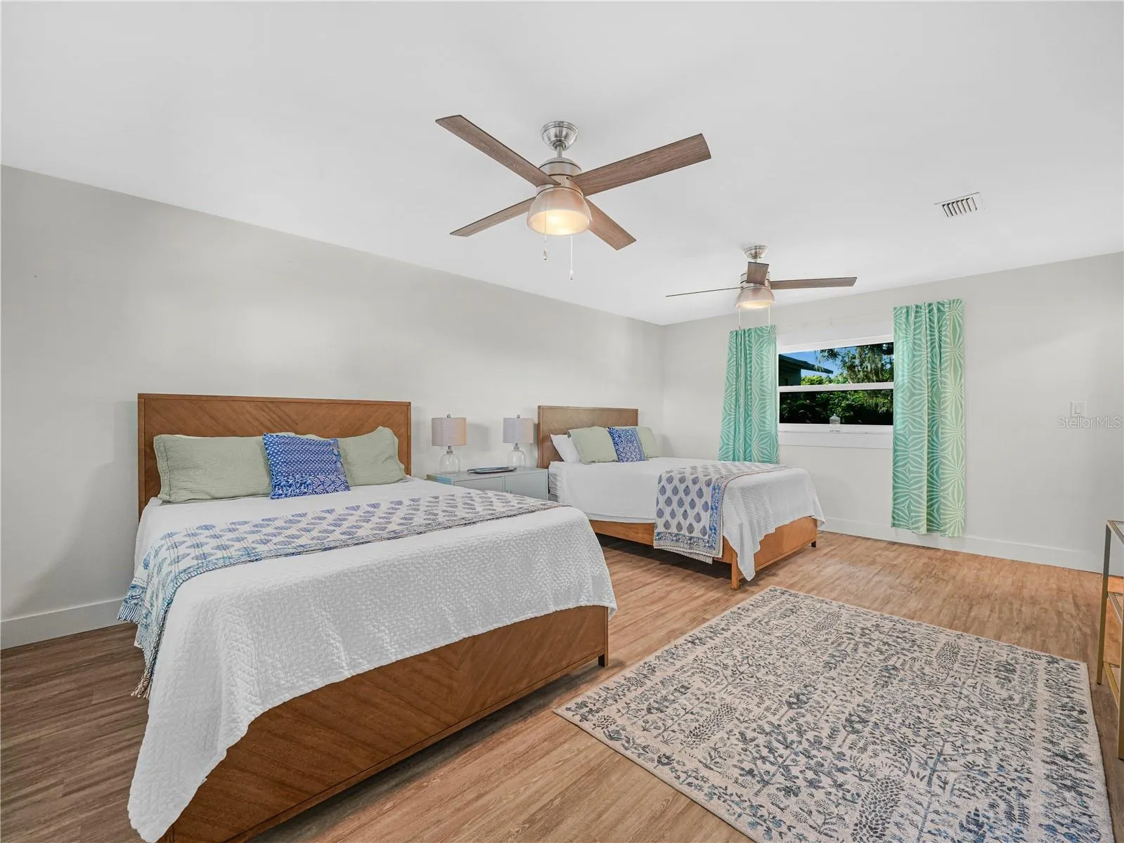 1329 HOLLISTER RD