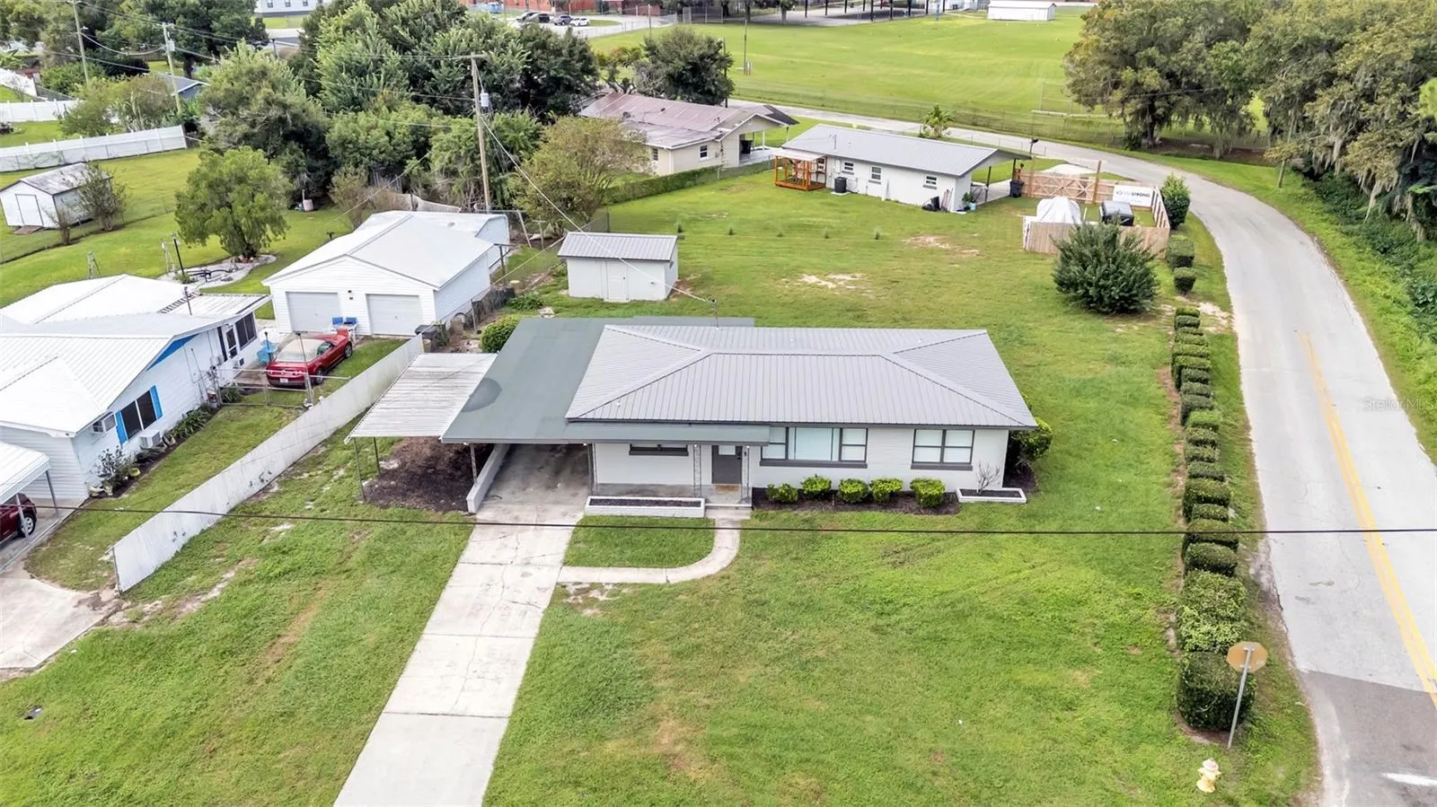 1568 S LAKE SHIPP DR