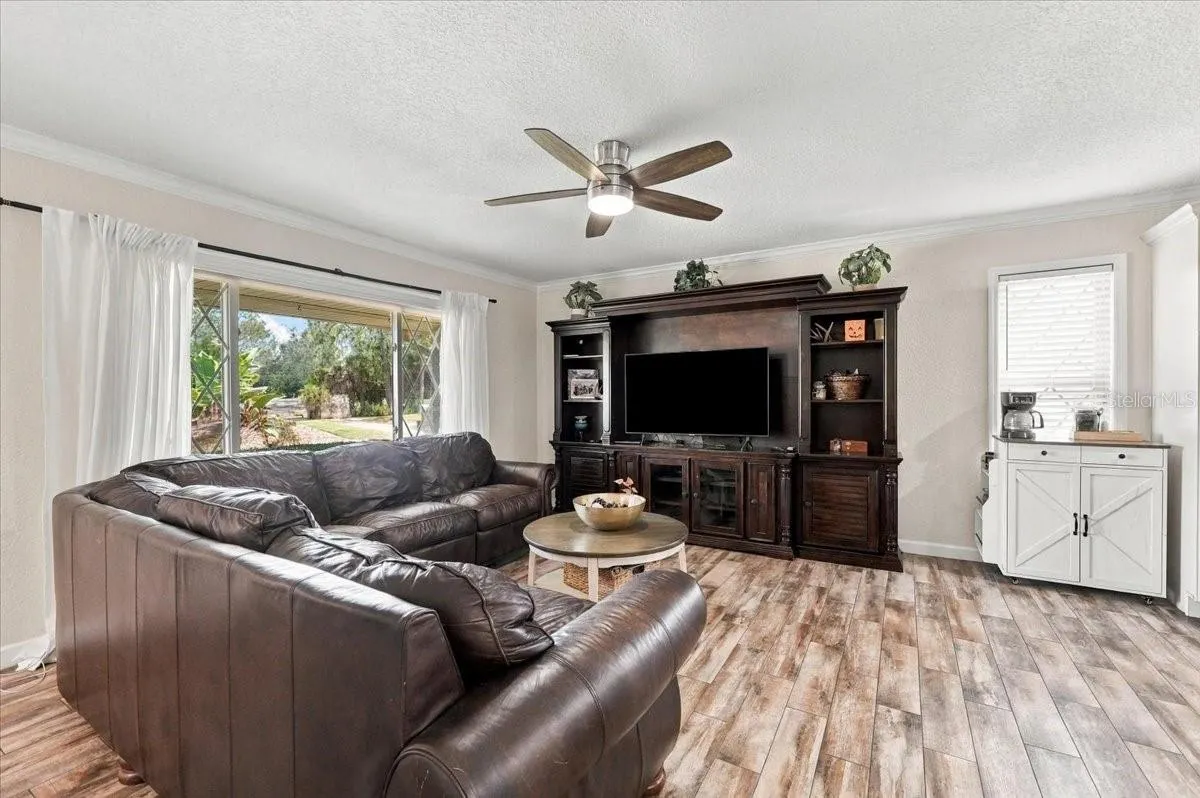 70 GREENFIELD CT