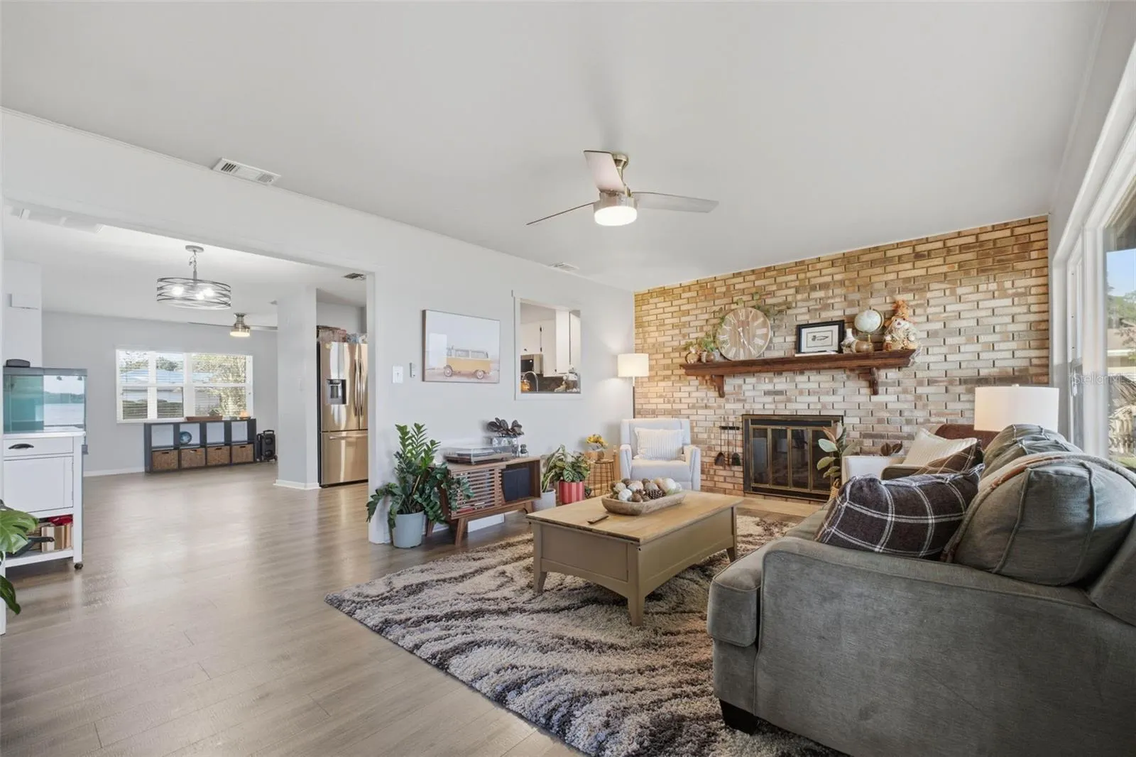 230 SHORE DR