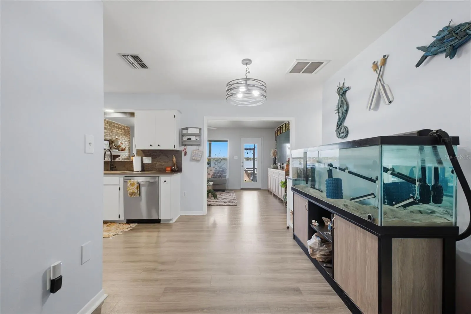 230 SHORE DR