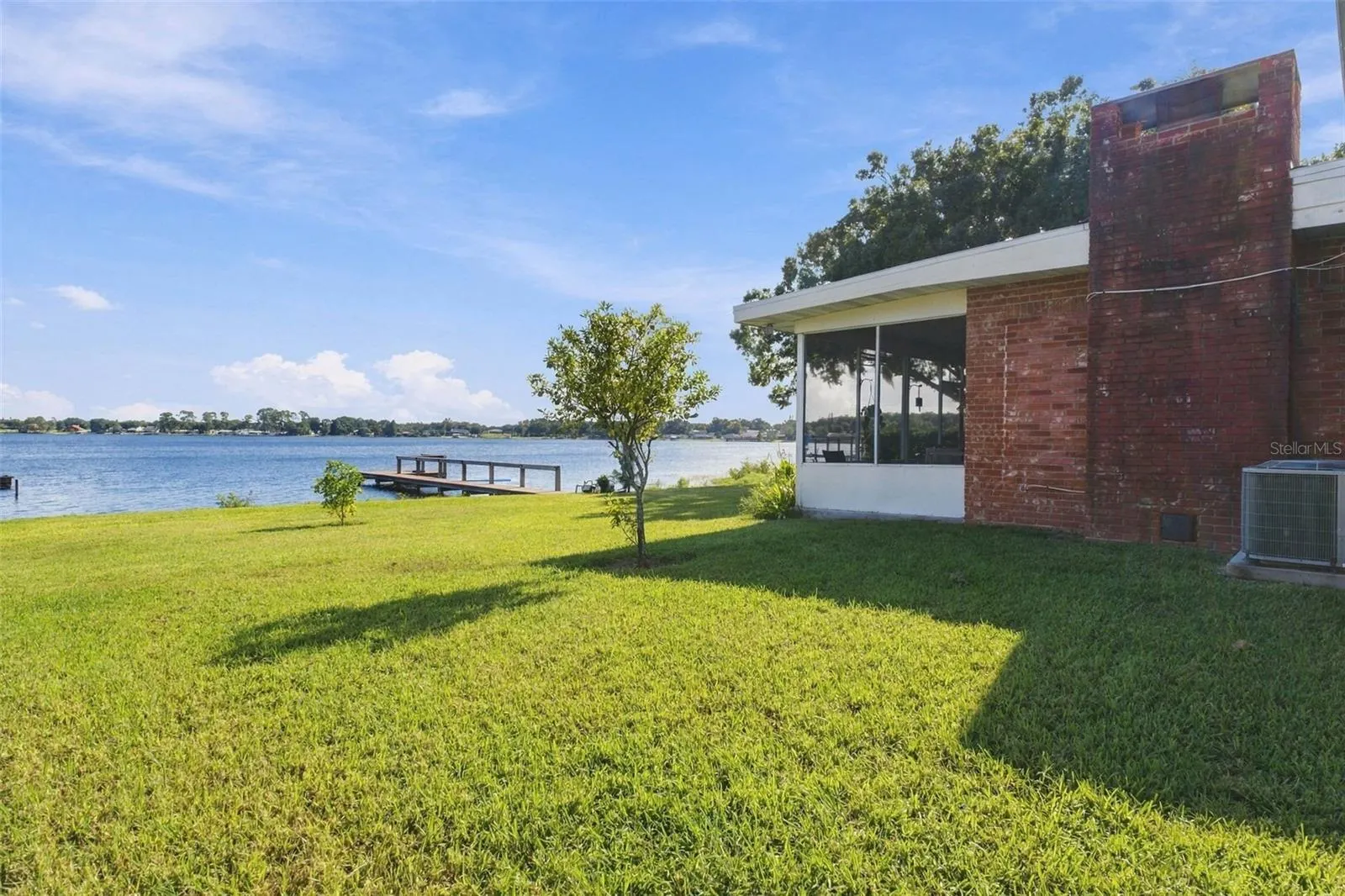 230 SHORE DR
