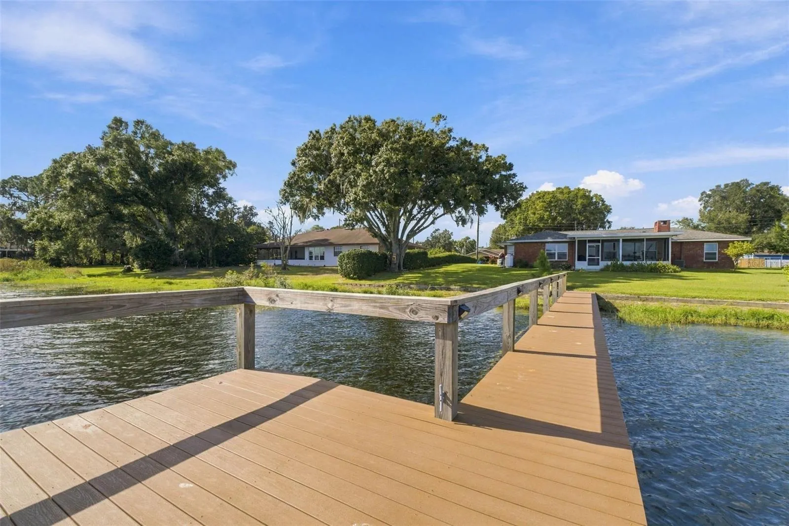 230 SHORE DR