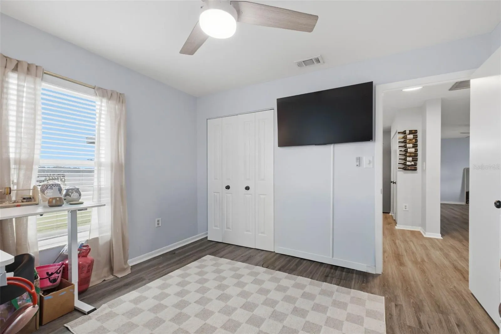 230 SHORE DR