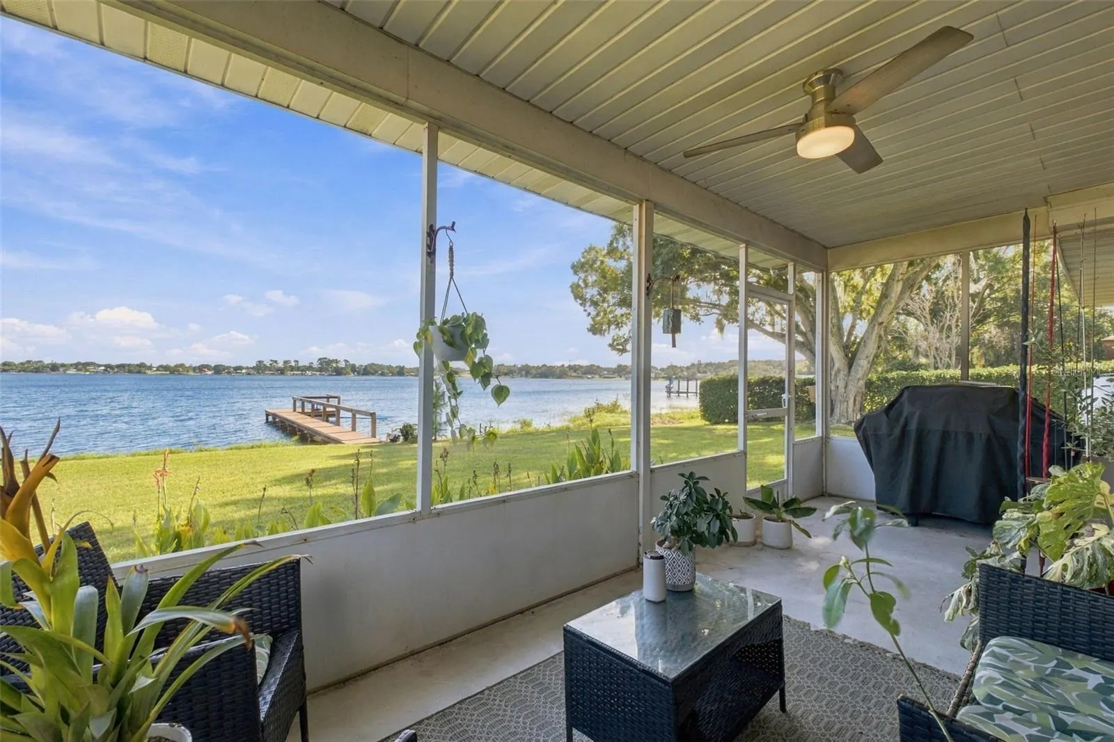 230 SHORE DR