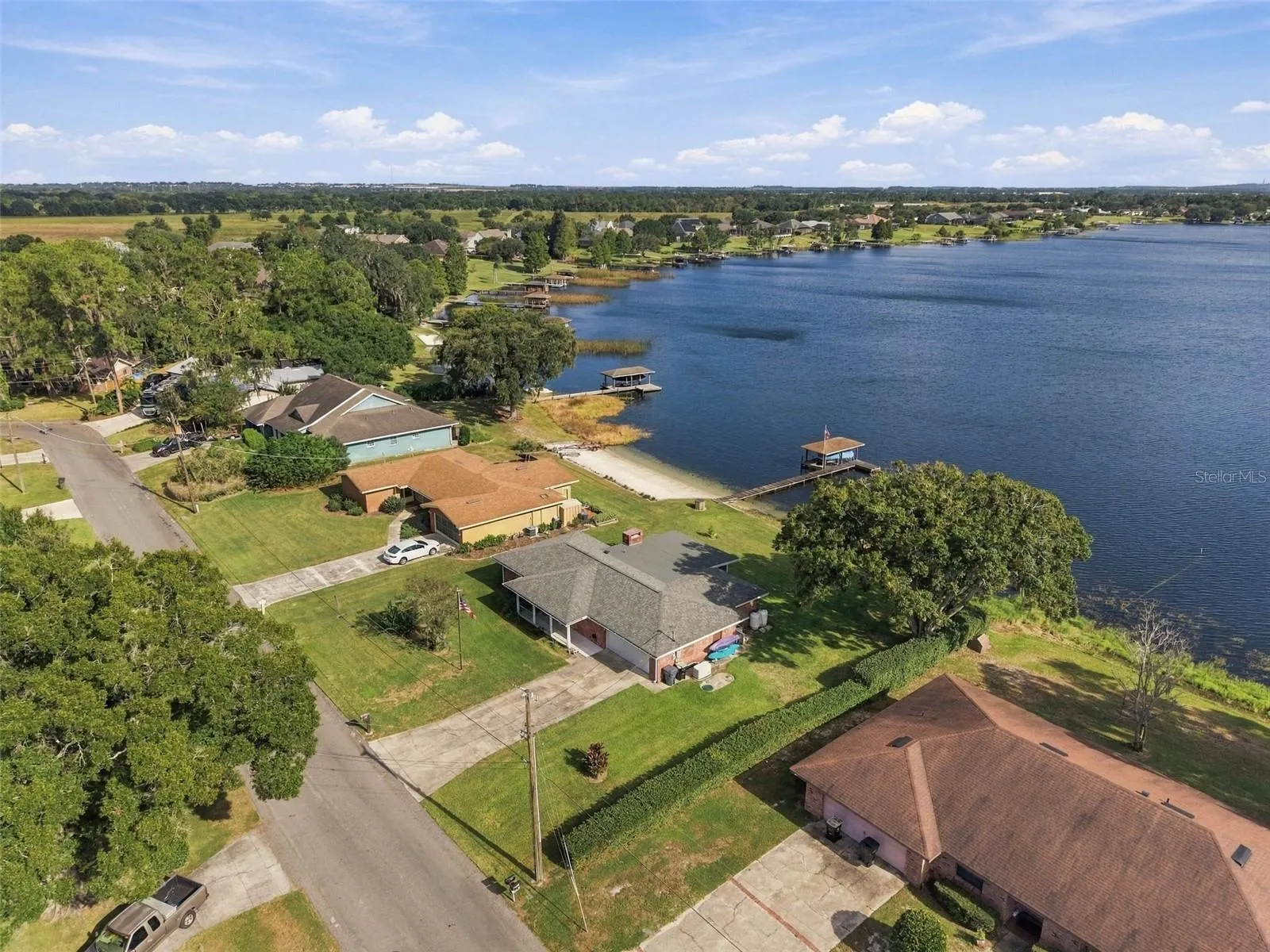 230 SHORE DR