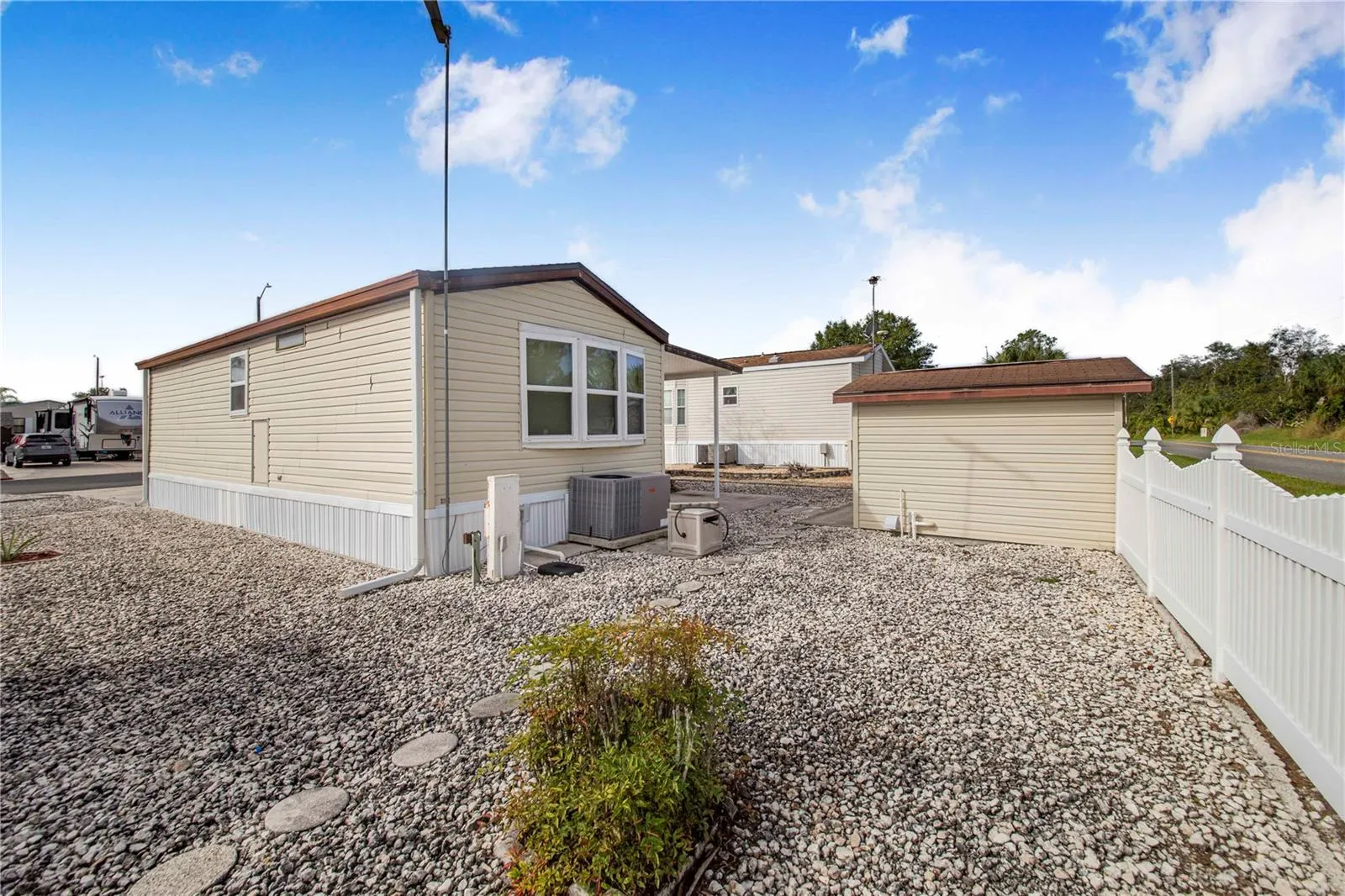4 FAIRVIEW DR N