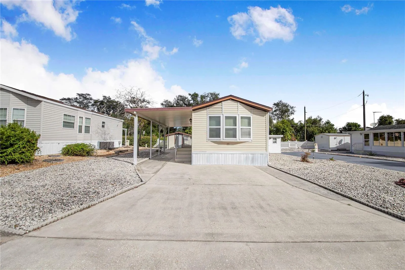 4 FAIRVIEW DR N