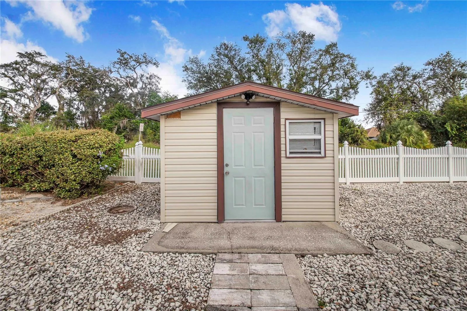 4 FAIRVIEW DR N