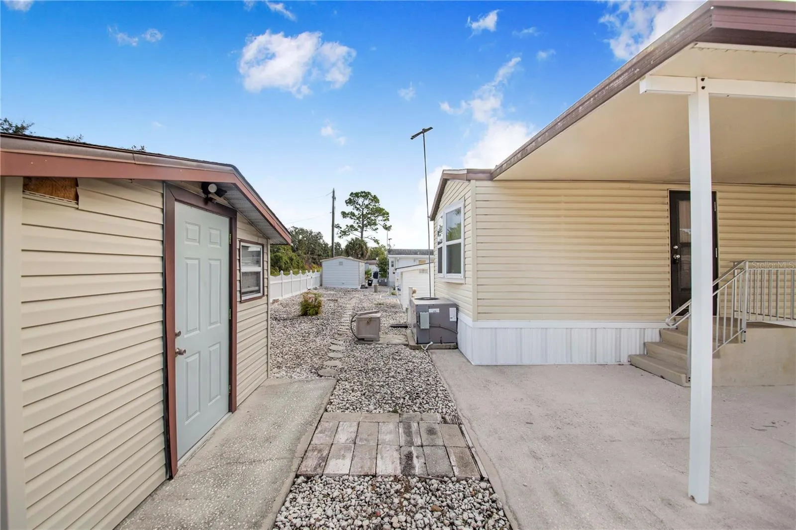 4 FAIRVIEW DR N