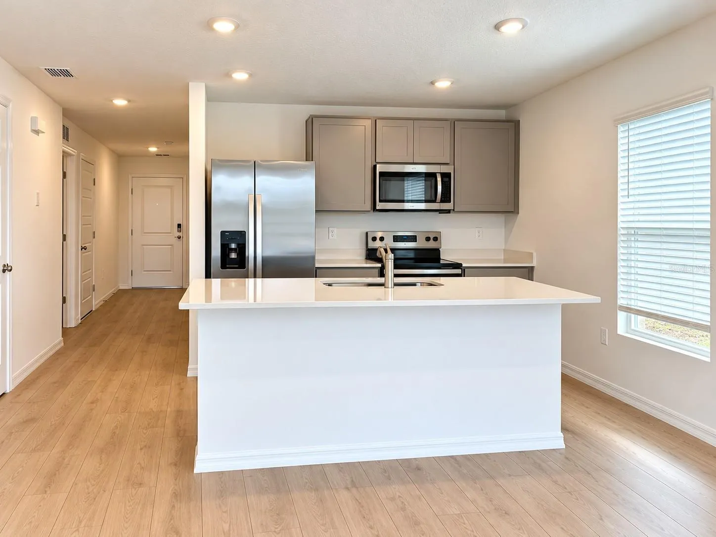 1146 AMBER WAVES CT