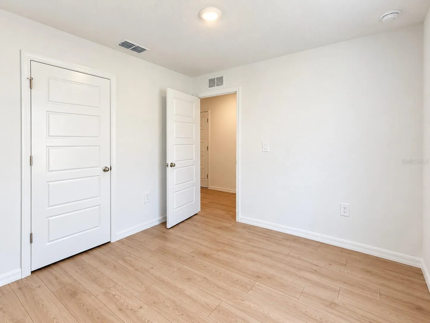 1146 AMBER WAVES CT