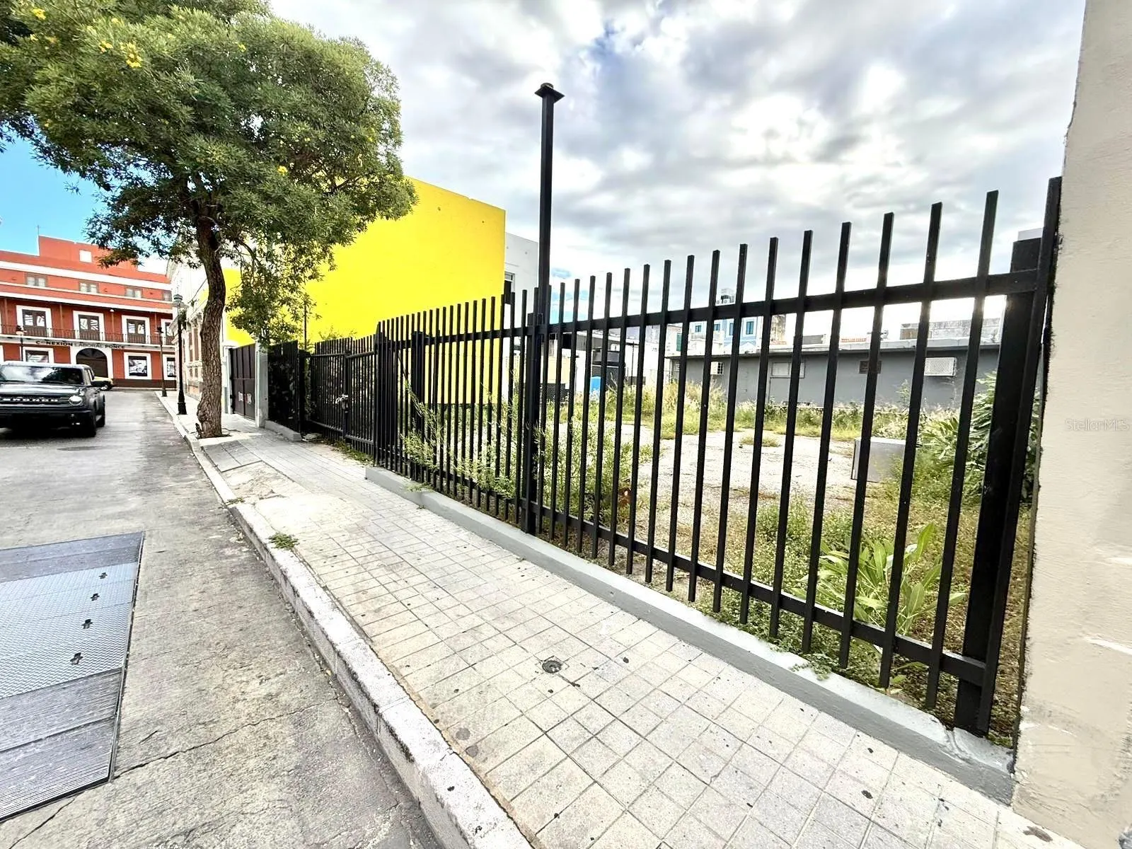 9 CALLE LEON