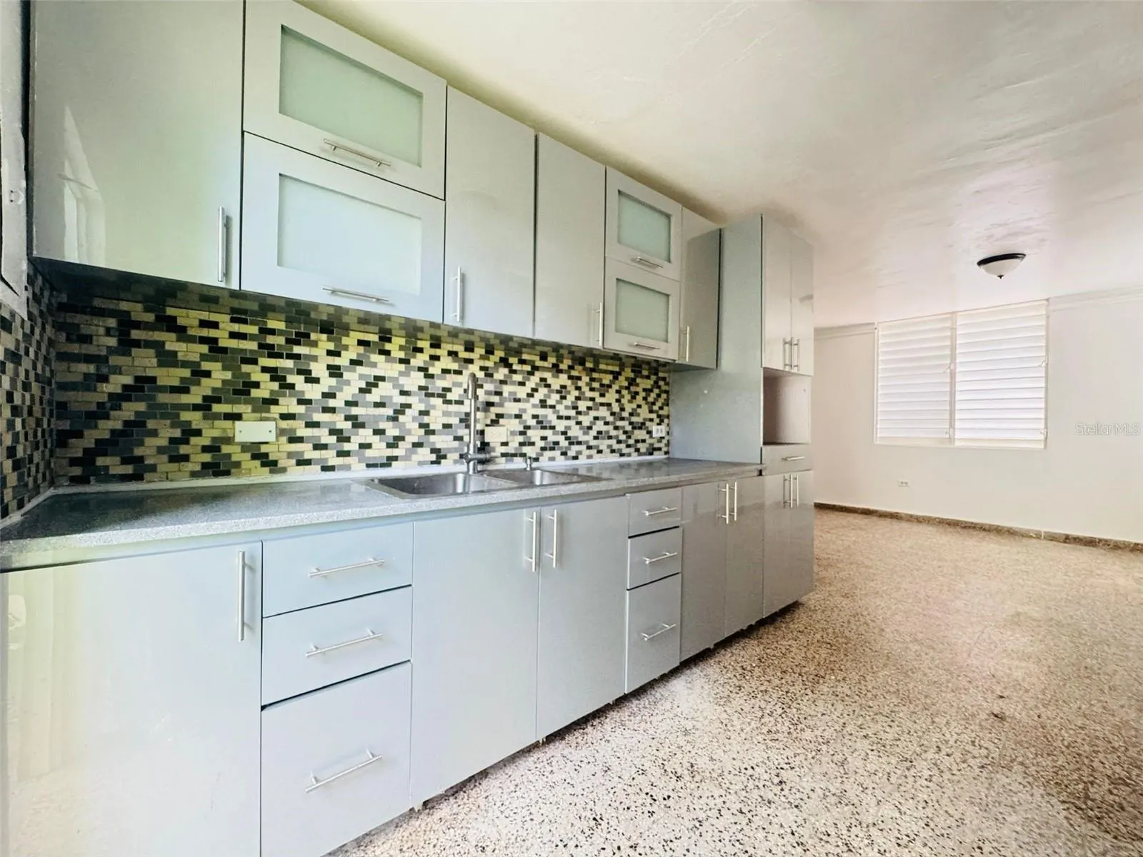 URB. FLMABOYAN GARDEN CALLE 5 #C-9, #C-9