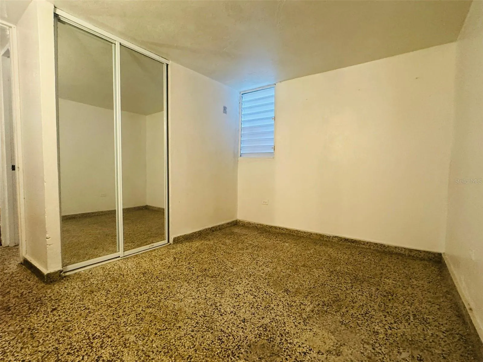 URB. FLMABOYAN GARDEN CALLE 5 #C-9, #C-9