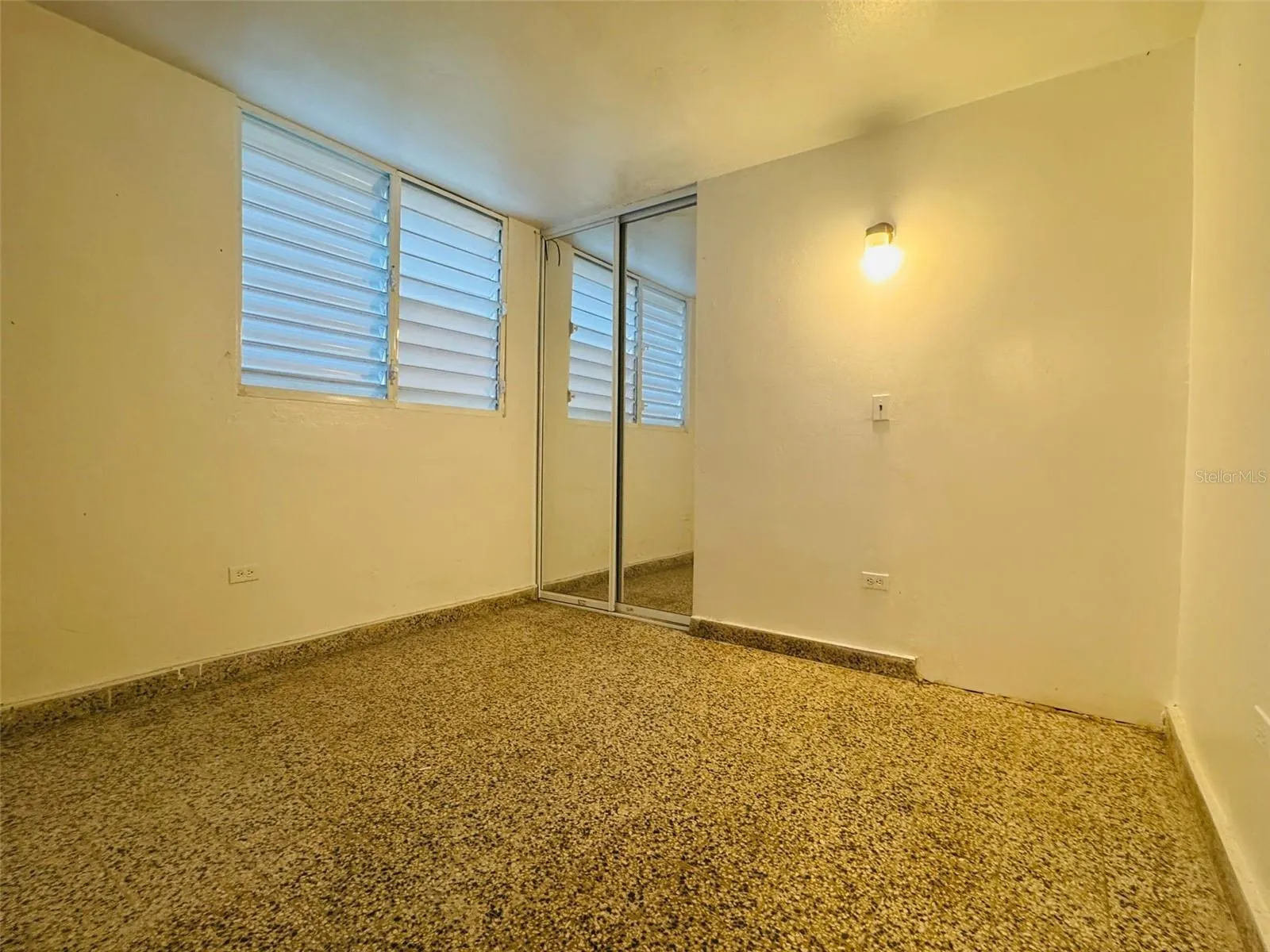 URB. FLMABOYAN GARDEN CALLE 5 #C-9, #C-9
