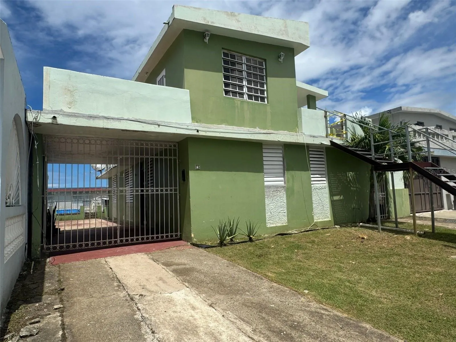 URB. FLMABOYAN GARDEN CALLE 5 #C-9, #C-9