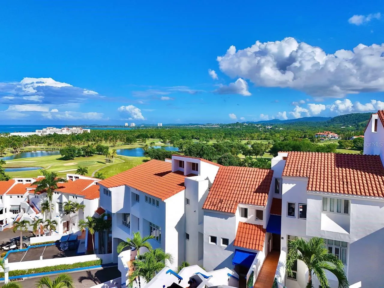 9-B VILLA LAS BRISAS RIO MAR
