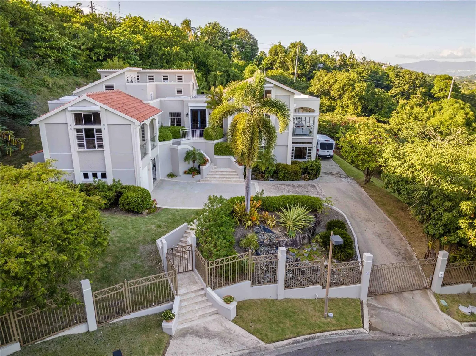 23 HARBOUR LIGHTS DR