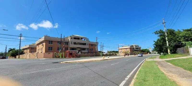 FLORIDA GARDENS APT A201 BO LLANADAS #APT 201, #APT 201