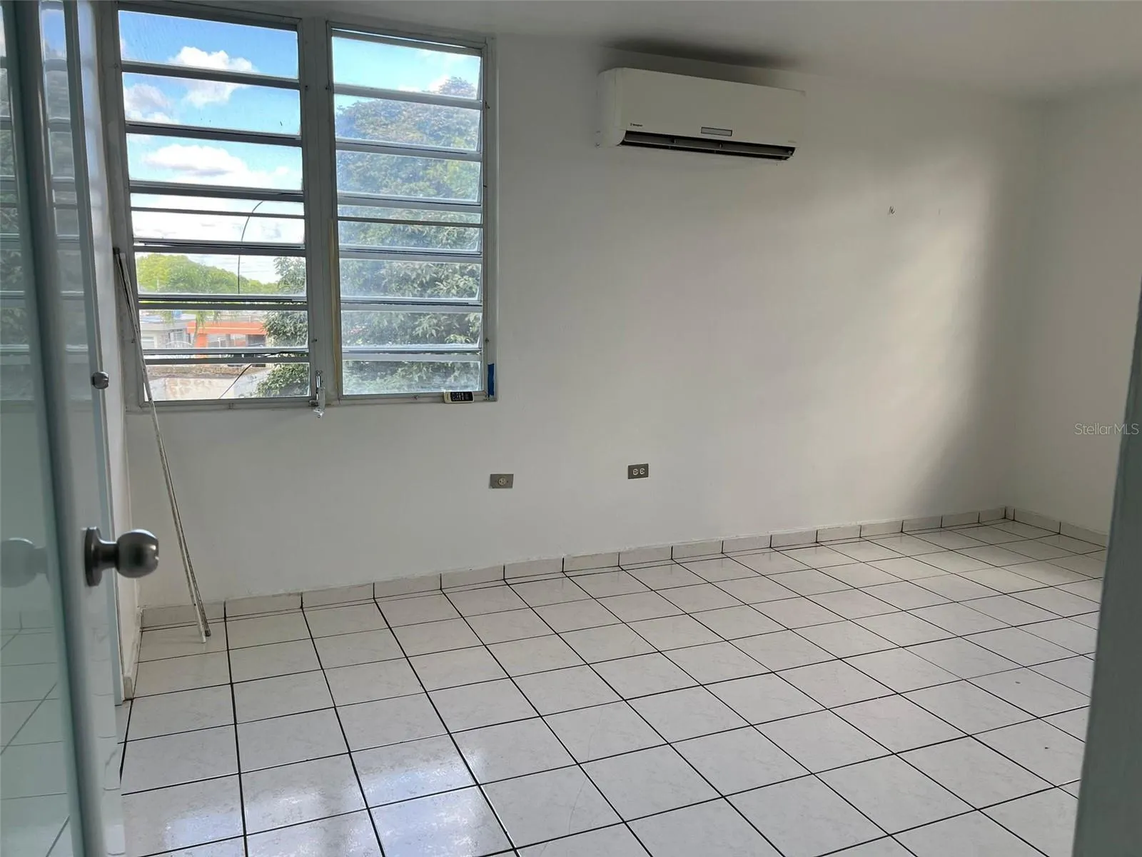 FLORIDA GARDENS APT A201 BO LLANADAS #APT 201, #APT 201