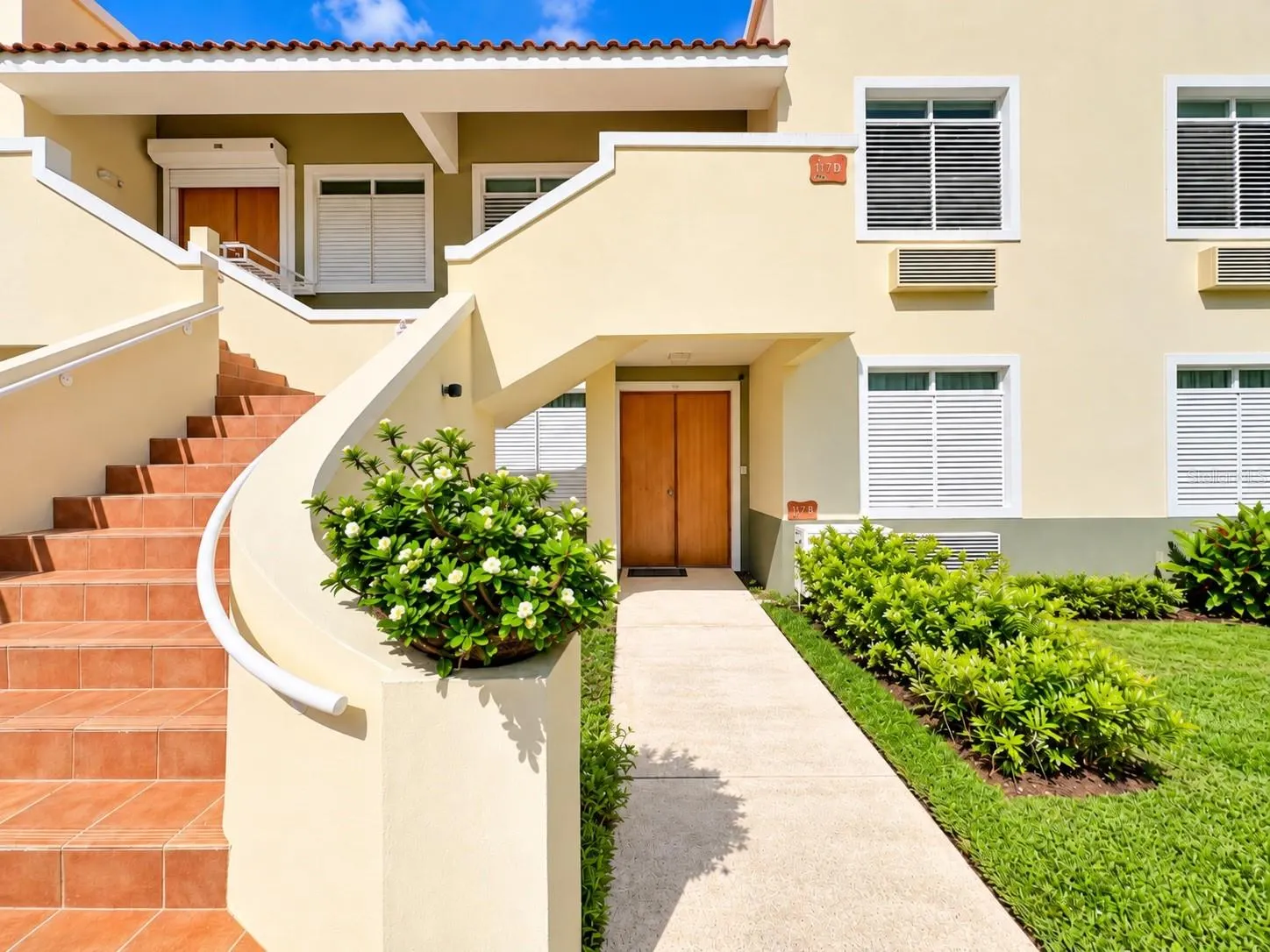 180 PALMAS DRIVE #17B #17B