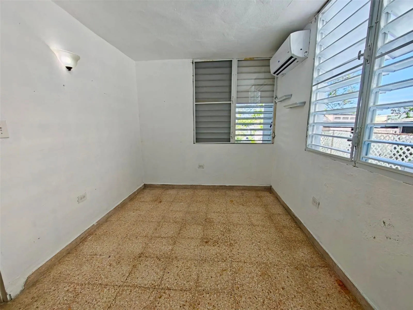 Urb. Brisas del Mar 12 B