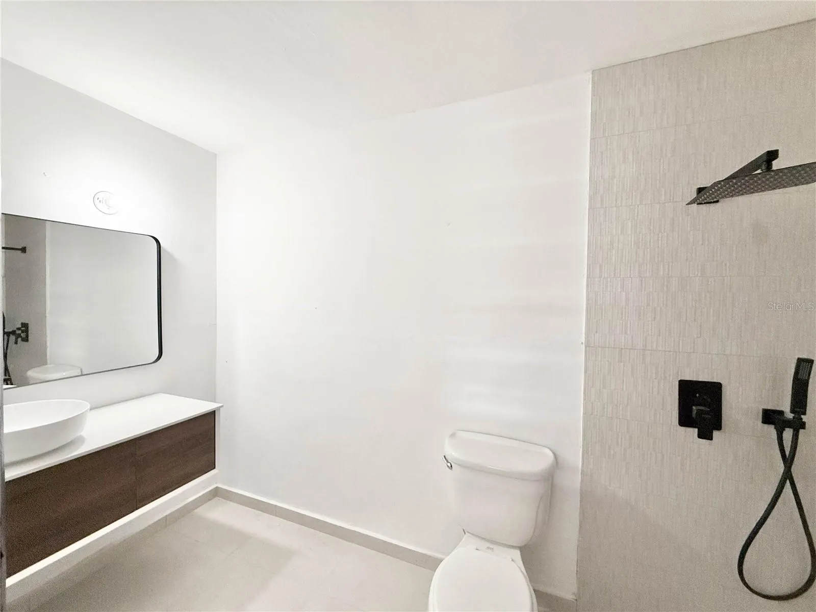 613 URB. VILLA CAROLINA #241-4 #241-4