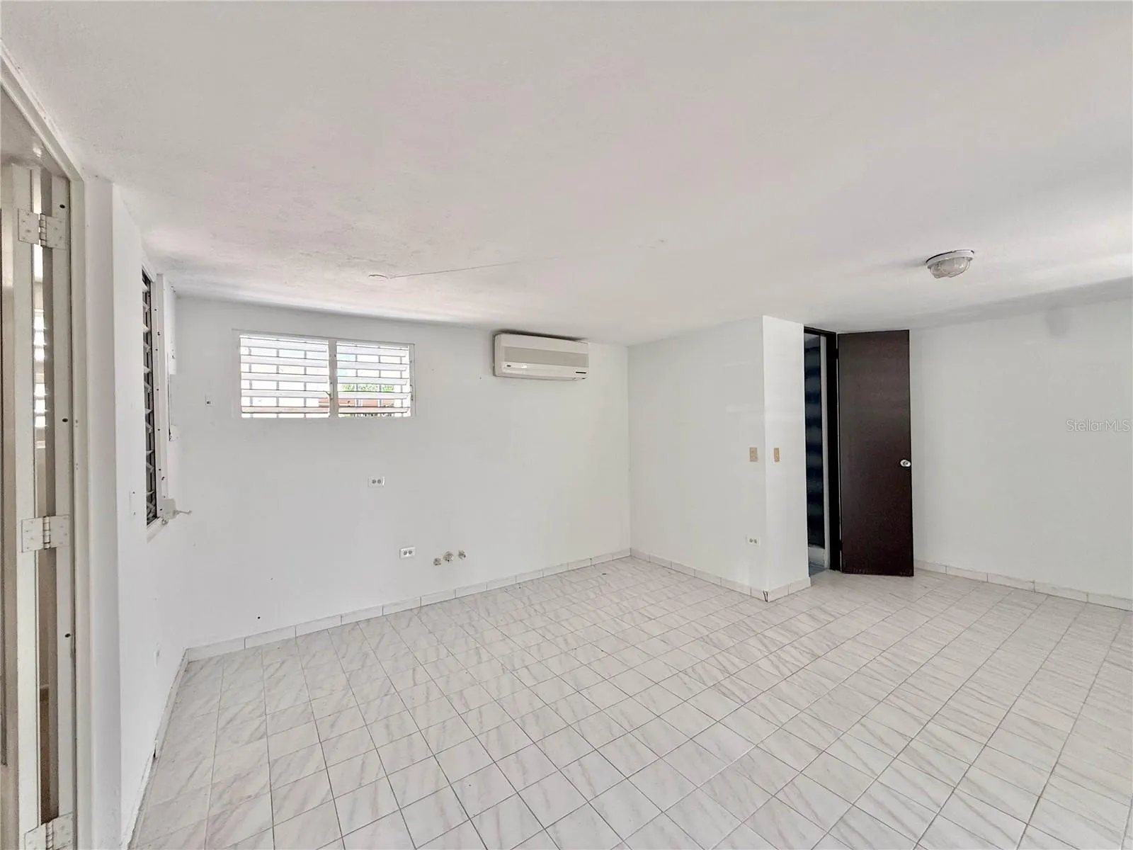 613 URB. VILLA CAROLINA #241-4 #241-4