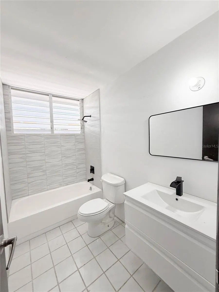 613 URB. VILLA CAROLINA #241-4 #241-4