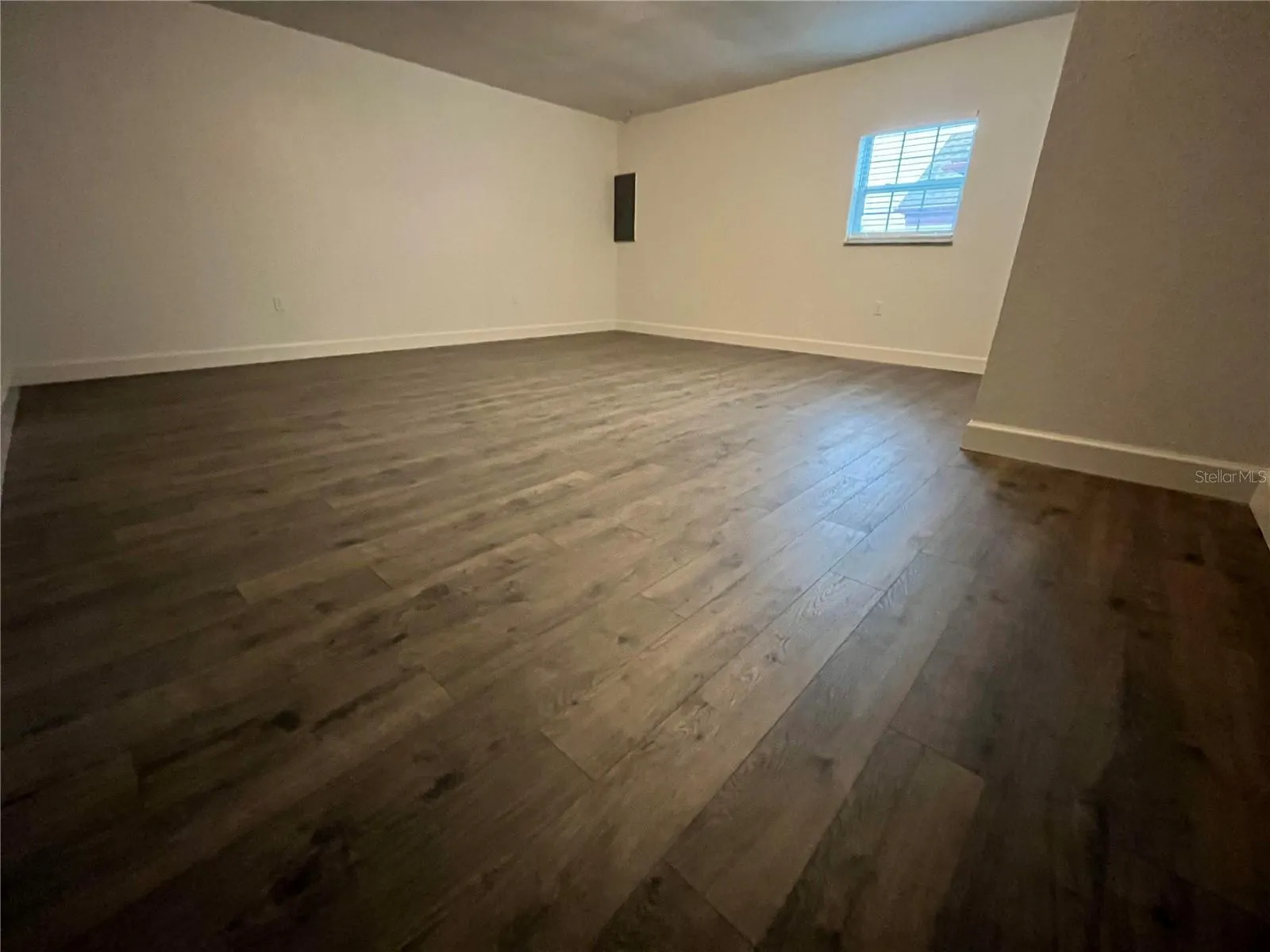 447 CHICAGO WOODS CIR