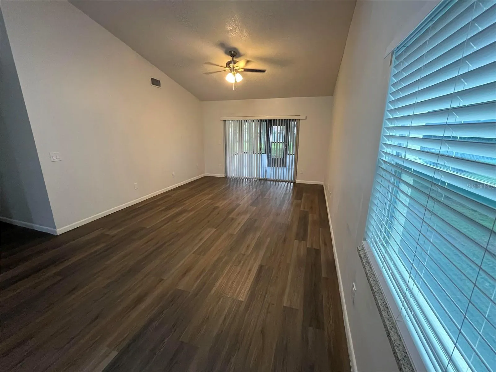 447 CHICAGO WOODS CIR