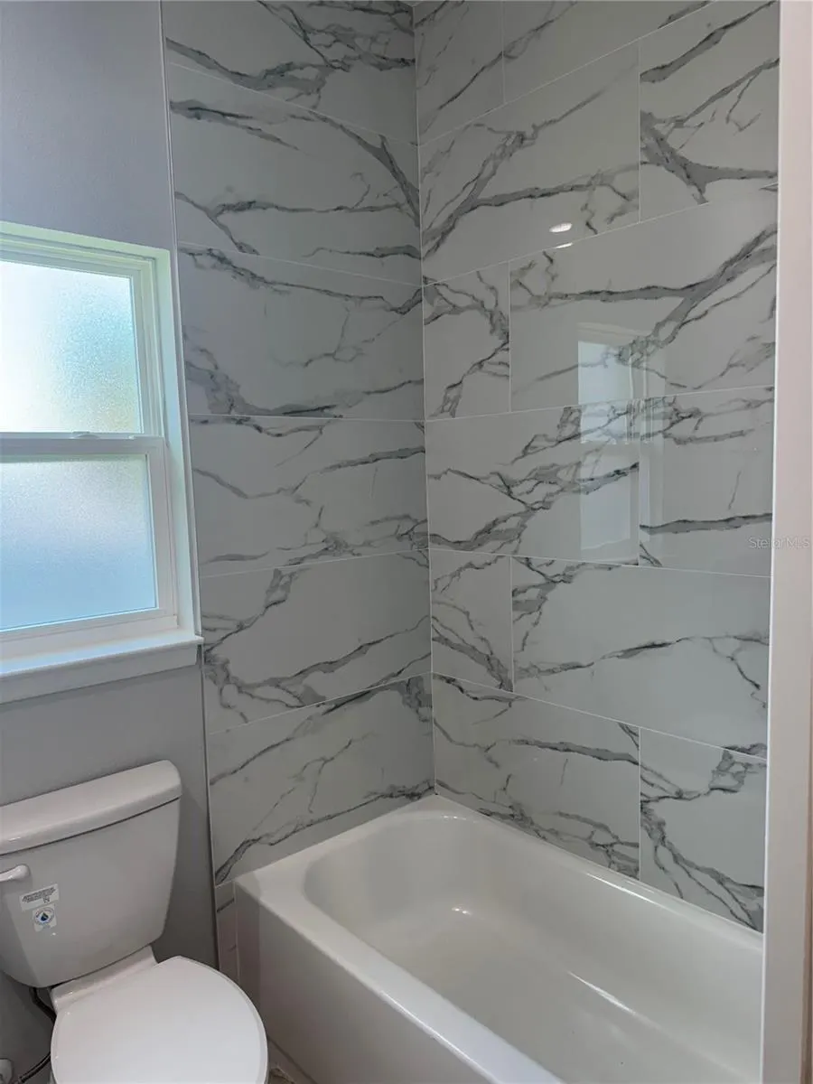102 BRIXHAM CT #A, #A