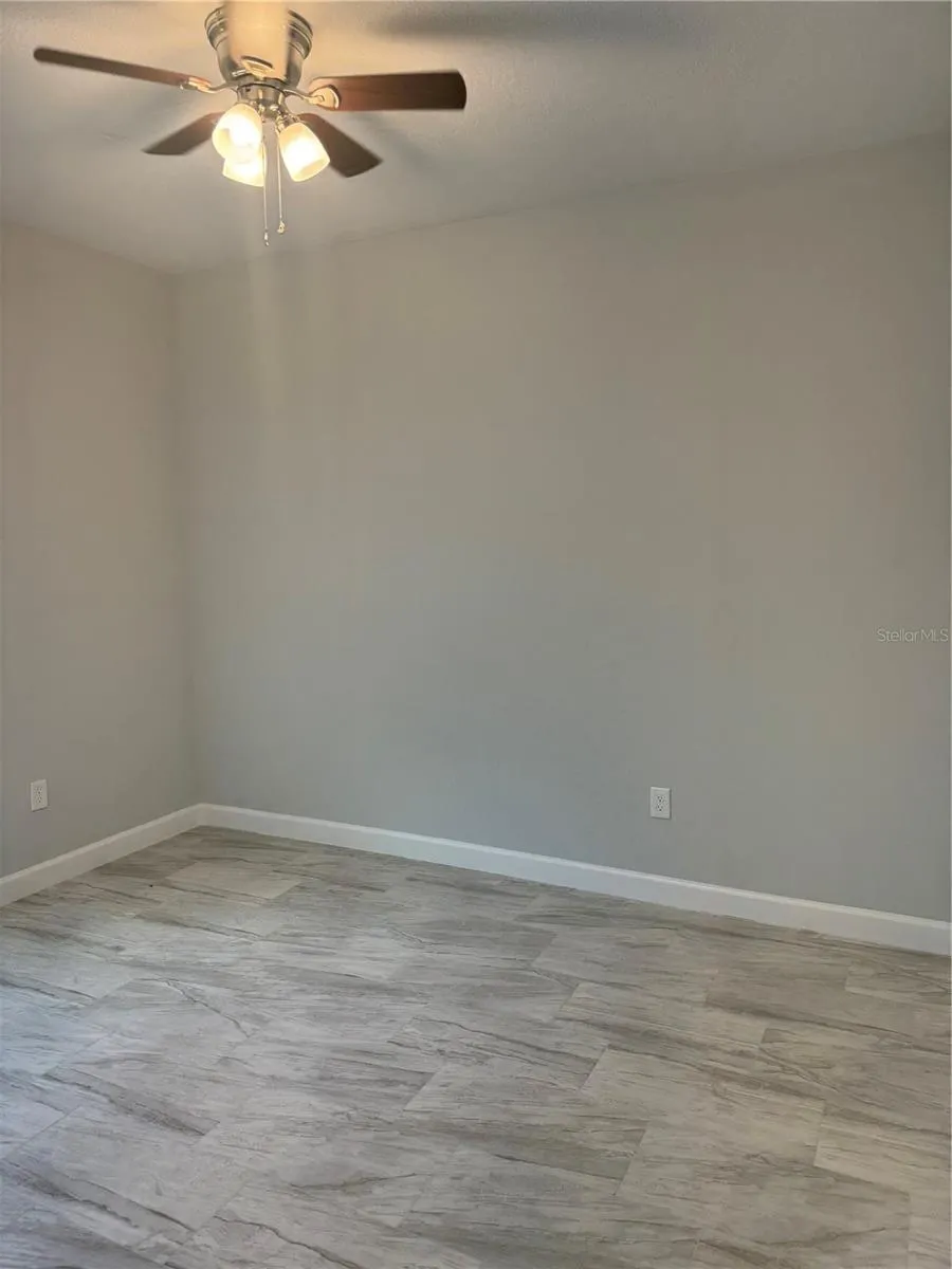 102 BRIXHAM CT #A, #A