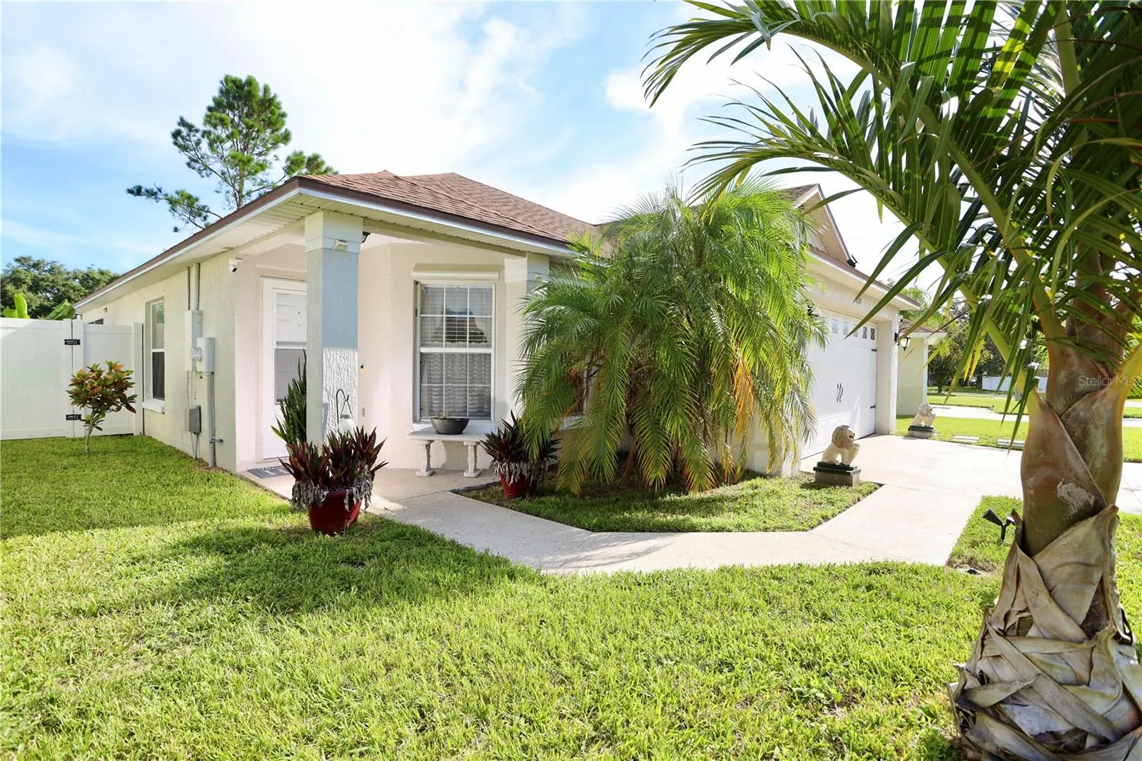 16220 COOPERS HAWK AVE