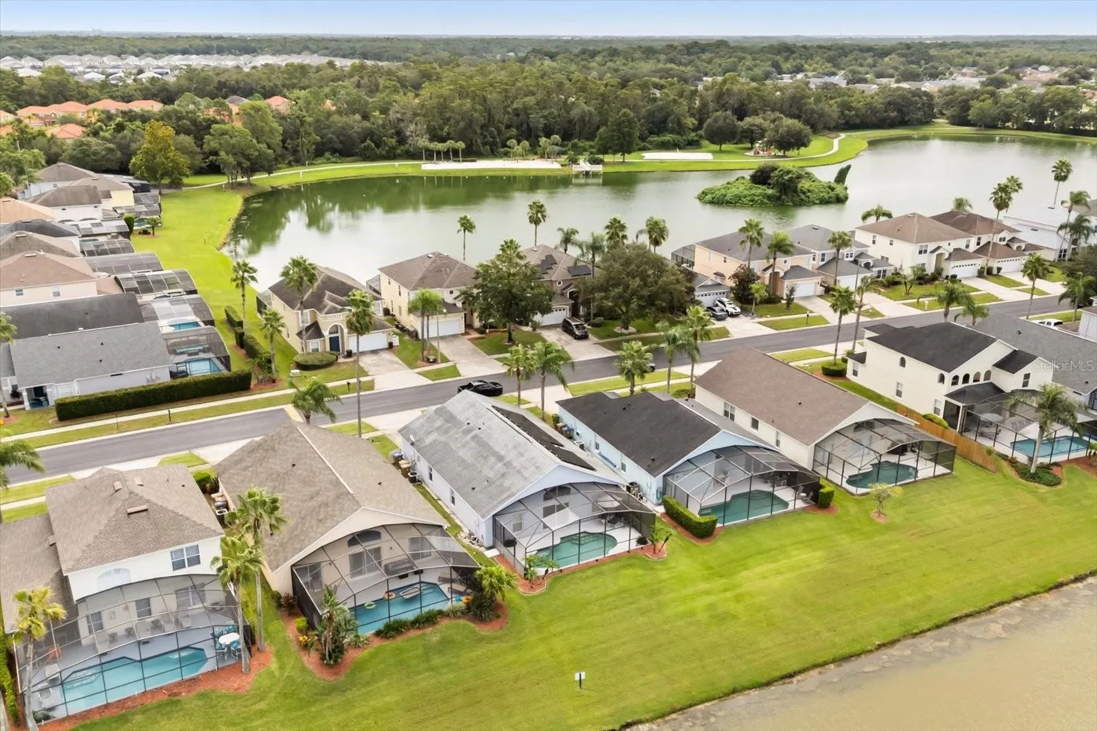 940 LAKE BERKLEY DR