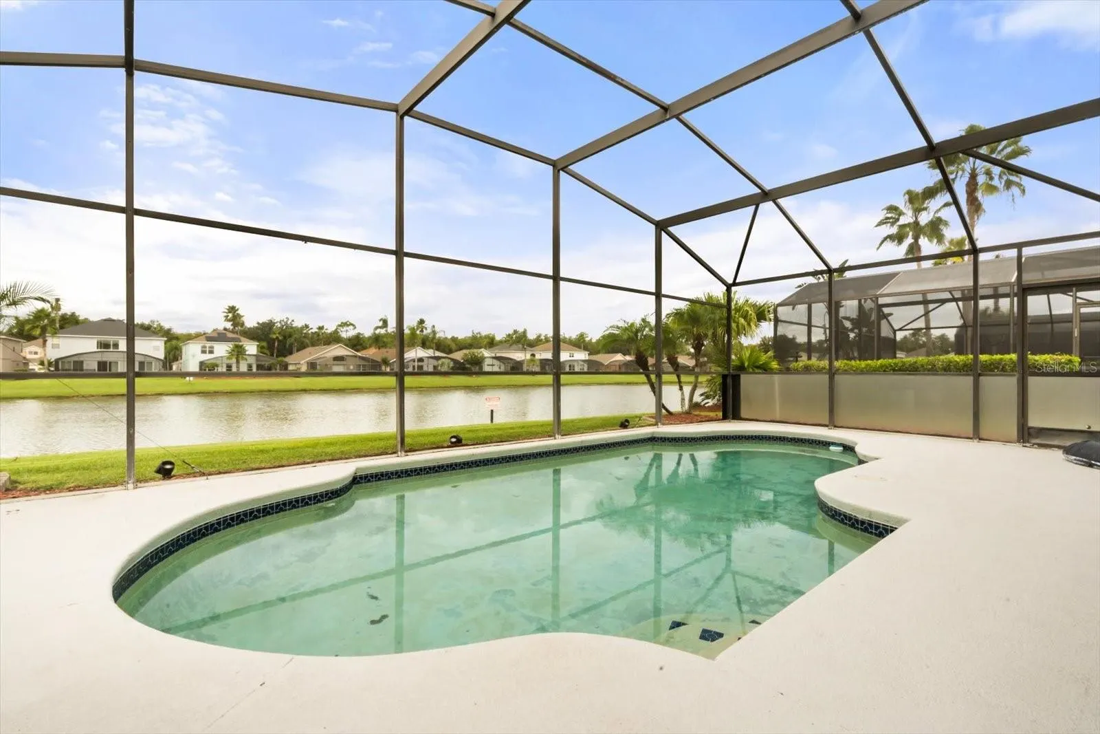 940 LAKE BERKLEY DR