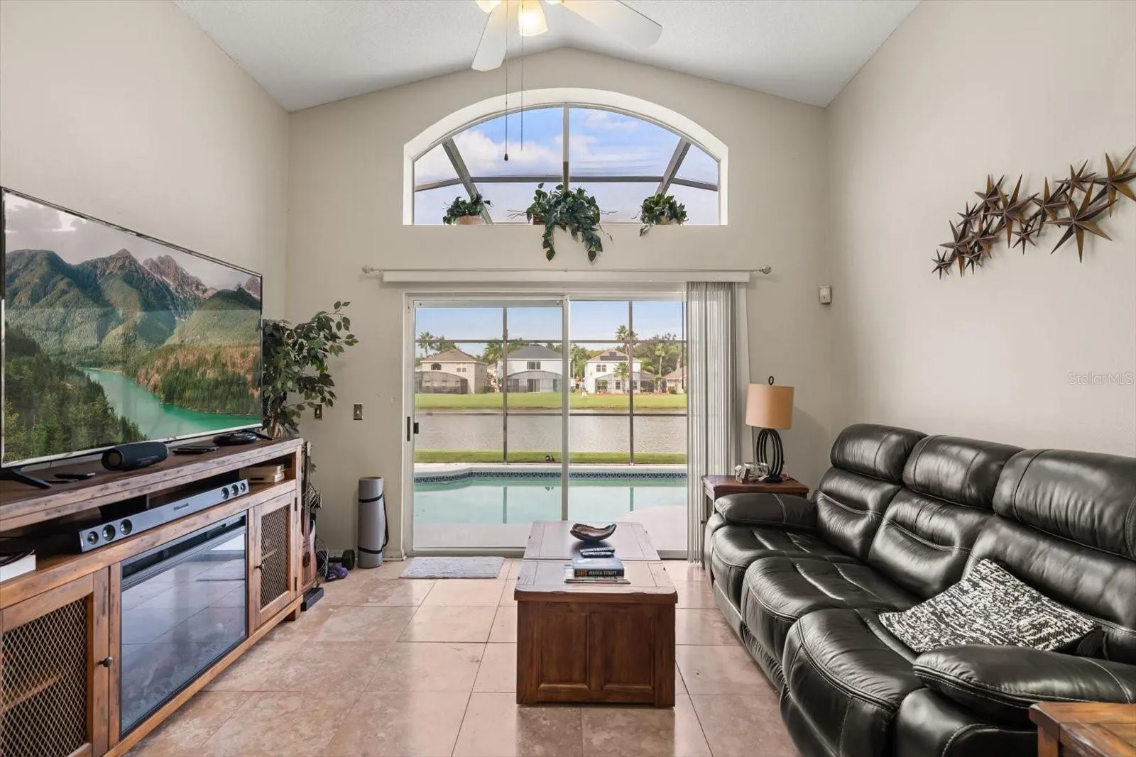940 LAKE BERKLEY DR